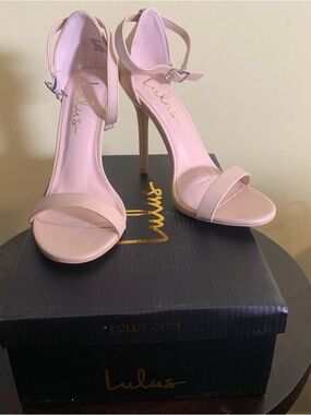 New Lulu's Elsi naked Vanilla Ankle-Strap Stiletto Heels 6.5